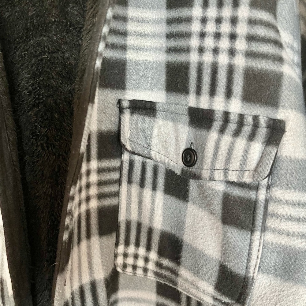 Sherpa Lined Plaid Shacket Men’s Black Grey Fleece Jacket Size M - Picture 7 of 10